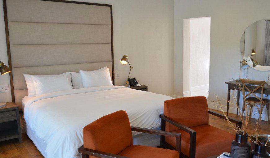 Junior Suite: Junior Suite - Bedroom with a king size bed that can be separated into single beds