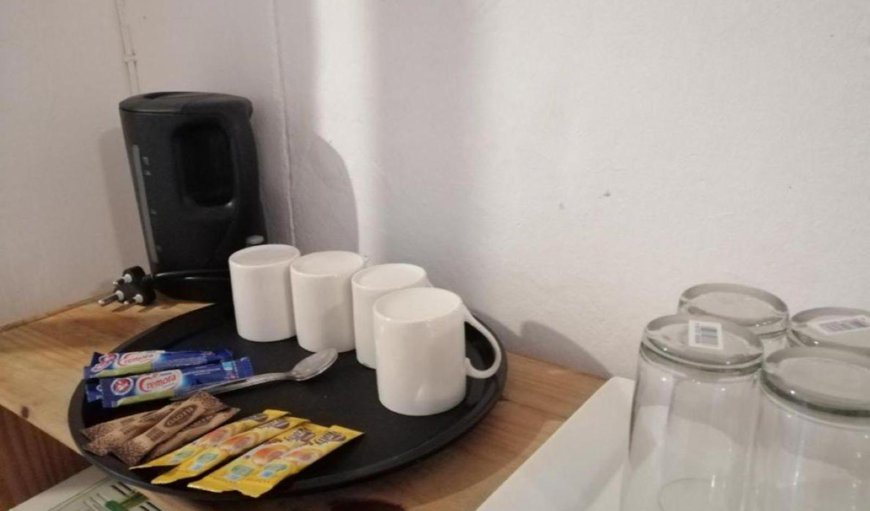 Room 3: Twin Room - Coffee/tea facilities