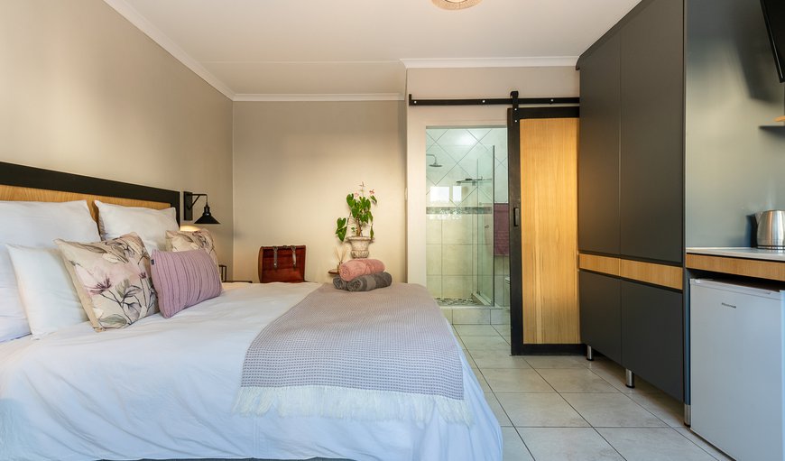 Premium Queen Room with Shower & Aircon photo 20