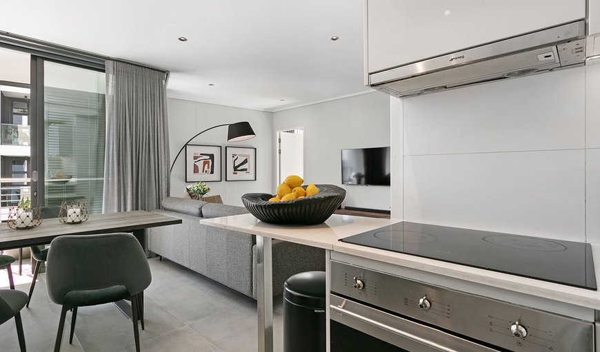 Luxury 2 Bedroom Apartment- 606: Apartment 606 - Kitchen
