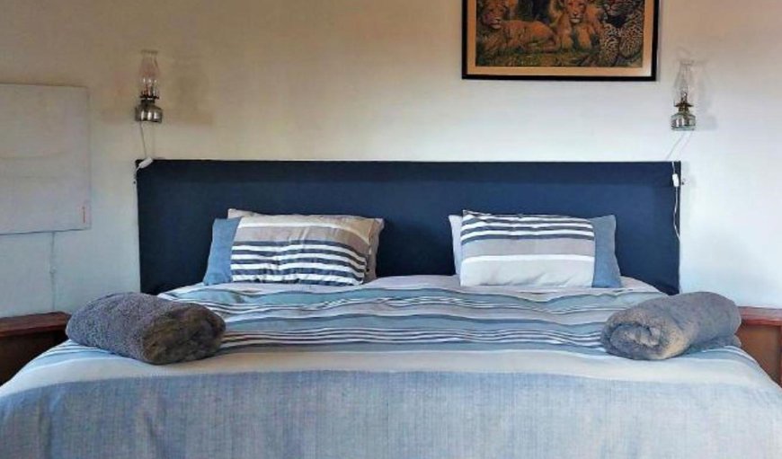 Standard 4-Sleeper Rondawel: Bed
