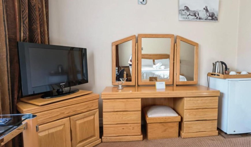 Double & Single bedded Rooms: TV and multimedia