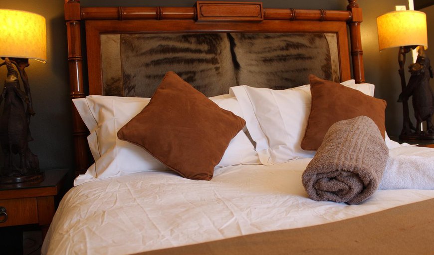 Standard Queen Suite: Bed