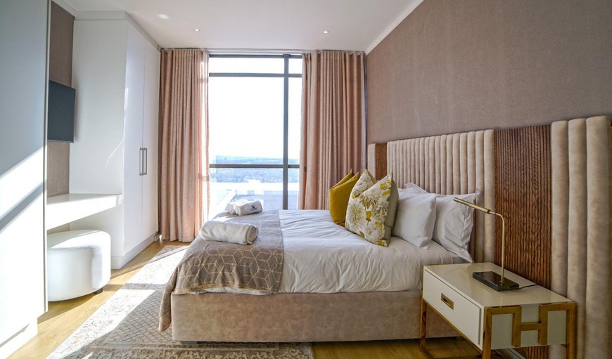 Tenth Floor Luxury Apartment: Bed