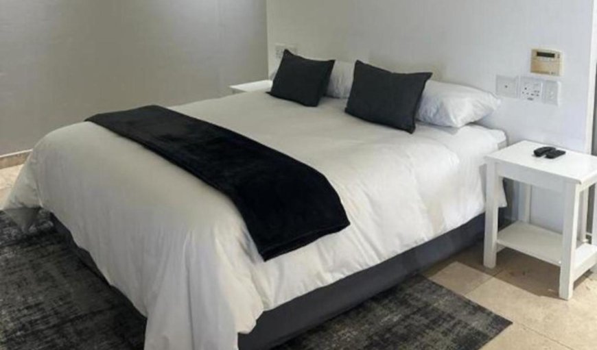 Standard King room: Bed