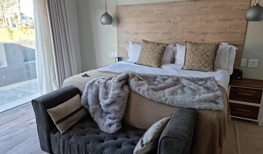 Luxury Suite: Bed