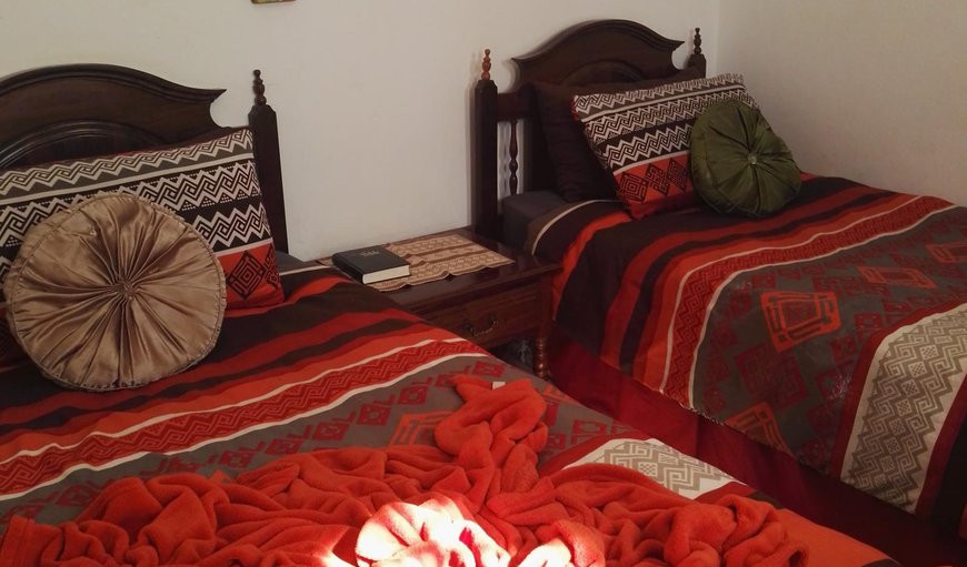 Luxury 7-Sleeper Self-Catering Chalet: Bed