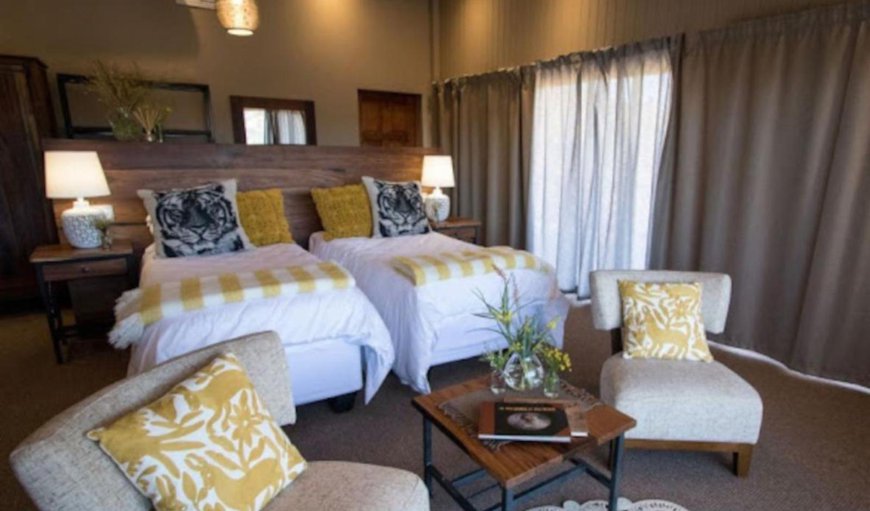 Luxury Suite with Wraparound Balcony: Bed