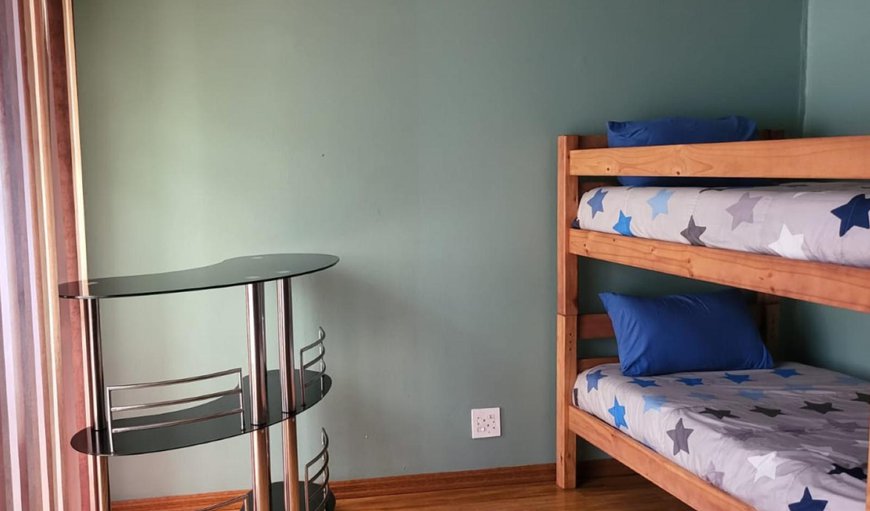 Luxury 2-Bedroom Cottage: Bed