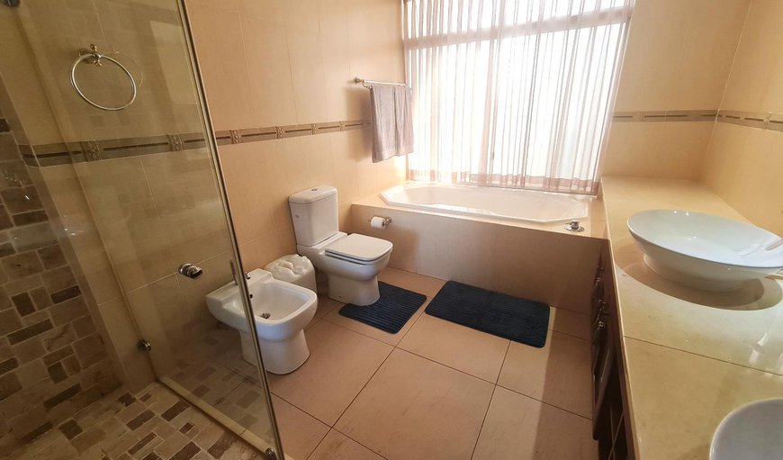 Santorini A-Block Penthouse: Bathroom