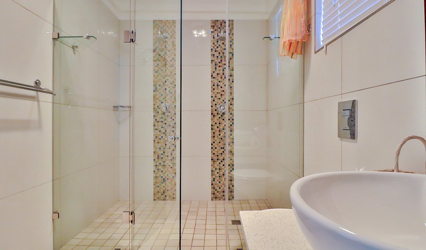 Honeymoon Suite: Double Walk-In Shower
