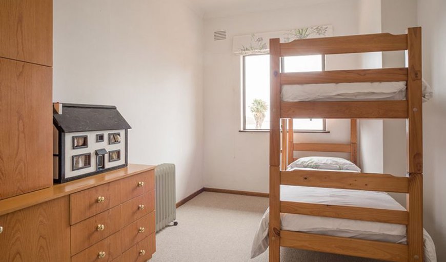 Self-Catering House: Room with Bunk Beds