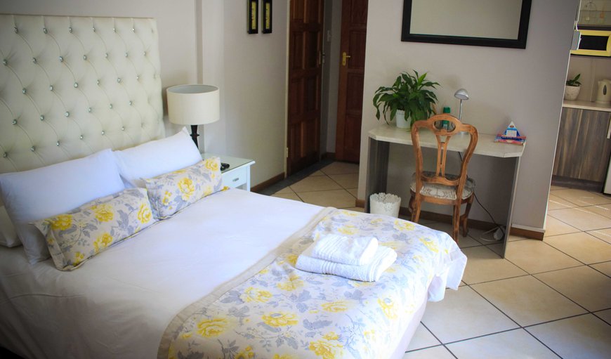 All rooms: Double room with en-suite bathroom, working area and kitchenette with bar fridge, microwave & tea/coffee facilities.