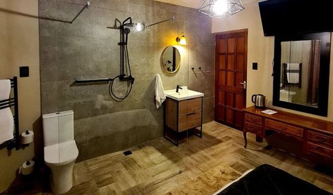 Smarag (Double, shower inside): Bathroom