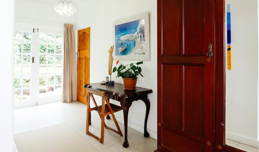 Room 6 - Luxury Table Mountain Suite: Interior