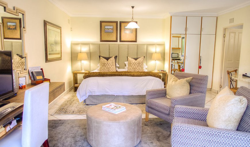 Large, Superior Room: The Yellowwood Room- Large luxuriously appointed garden room with king size bed & en-suite bathroom (HONEYMOON PACKAGE AVAILABLE FOR THIS ROOM)