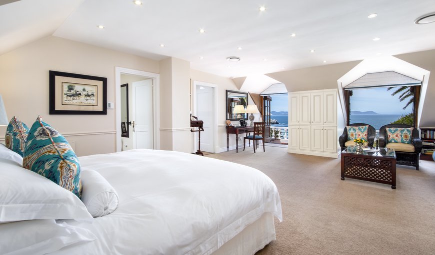 Luxury/Honeymoon Suite Sea-Facing: Luxury Sea Facing Room - Bedroom with a view