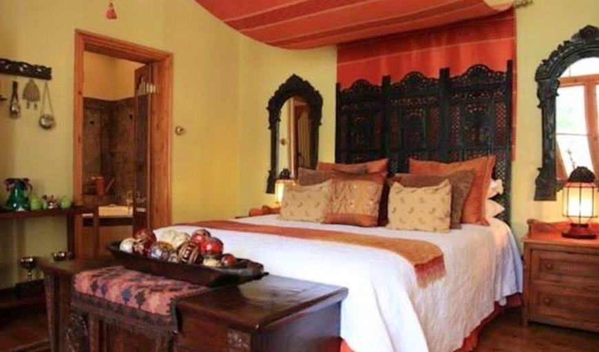Moroccan (Double Room): Moroccan (Double Room) - Bedroom with a Queen-size canopied bed