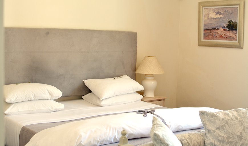 Luxury Suite 5: Bedroom